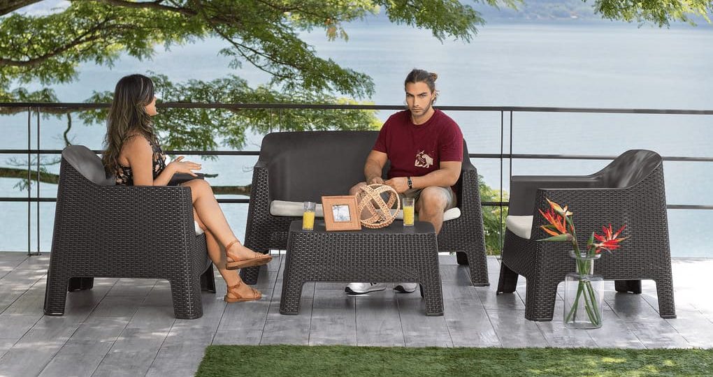 Beneficios de los muebles de plástico para terrazas en Puerto Rico