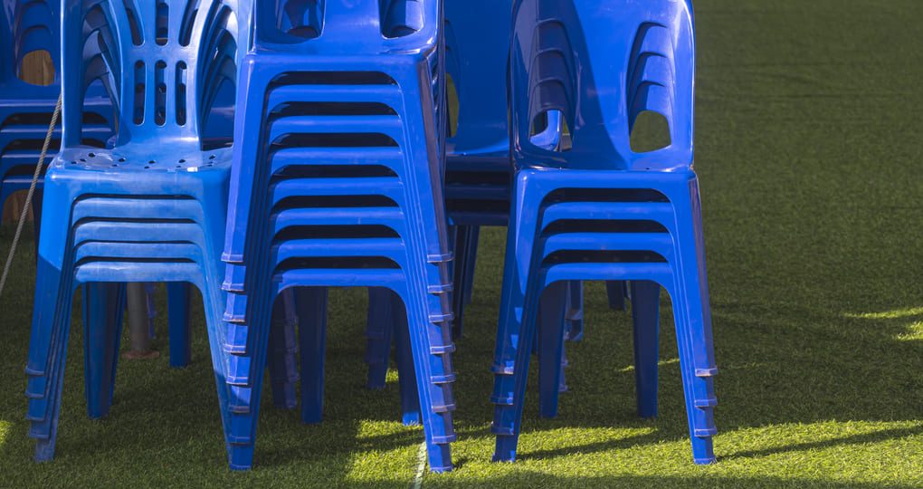 Encuentra sillas plásticas ideales para exteriores en Panamá